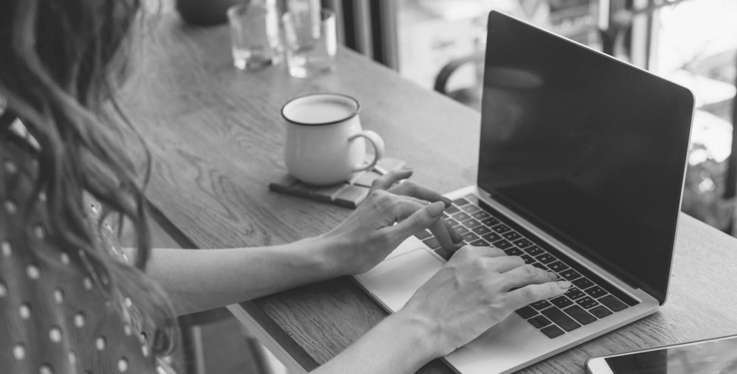 Nie miałam funduszu awaryjnego. Potem zepsuł się laptop i skończyły się zlecenia.